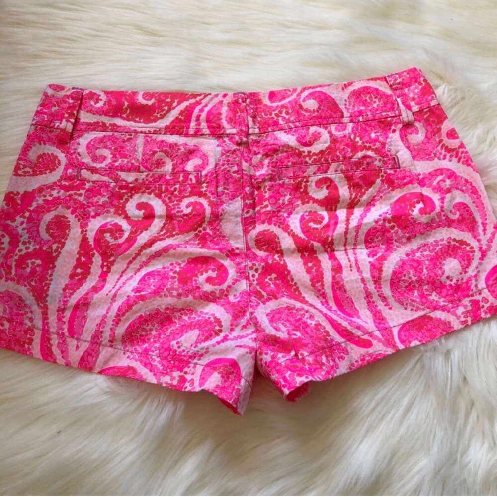 Lilly Pulitzer Walsh Short Size 8 - Picture 2 of 3